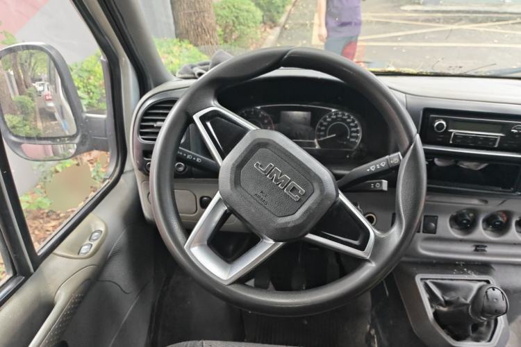 Used JMC Transit 2021 2.8T Space King Standard Version Short Wheelbase Mid-Height Roof 6-Seater Diesel Euro VI JX493 Steering Wheel