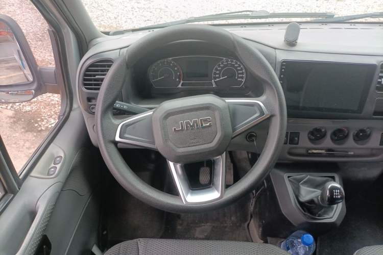 Used JMC Transit 2021 2.8T Space King Taurus Short Wheelbase Mid-Height 6-Seater Diesel Euro VI JX493 Steering Wheel