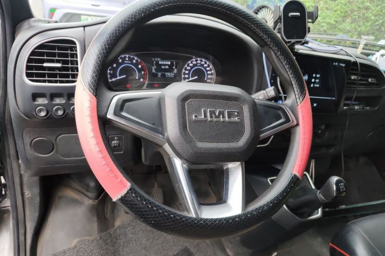 Used JMC Transit 2021 2.8T Space King Standard Version Long Wheelbase Mid-Height Roof Rear Single Tire 3-Seater Diesel China VI Emission Standard JX493 Steering Wheel