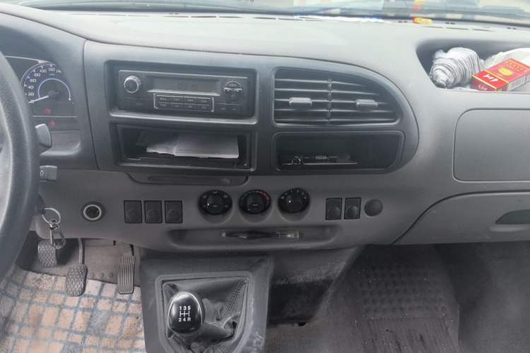 Used JMC Transit 2021 2.8T Space King Taurus Long Wheelbase Mid-Height Roof with Rear Dual Tires – Step 6-Seater Diesel Euro VI JX493 Audio And AC Panel