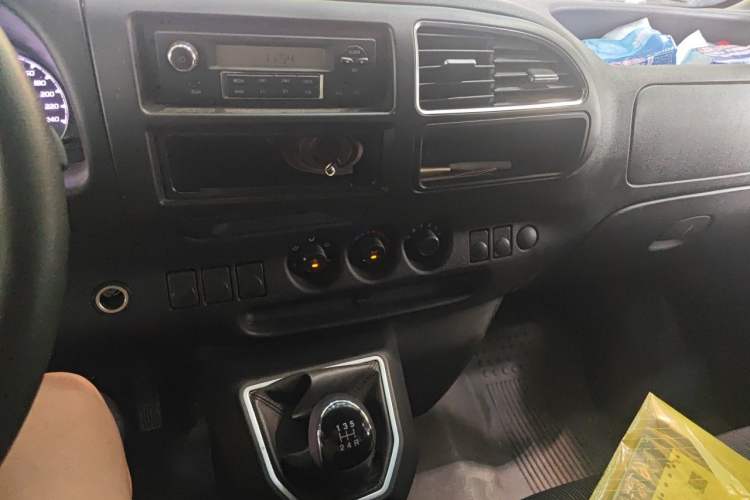Used JMC Transit 2021 2.8T Space King Taurus Short Wheelbase Mid-Height 3-Seater Diesel Euro VI JX493 Audio And AC Panel