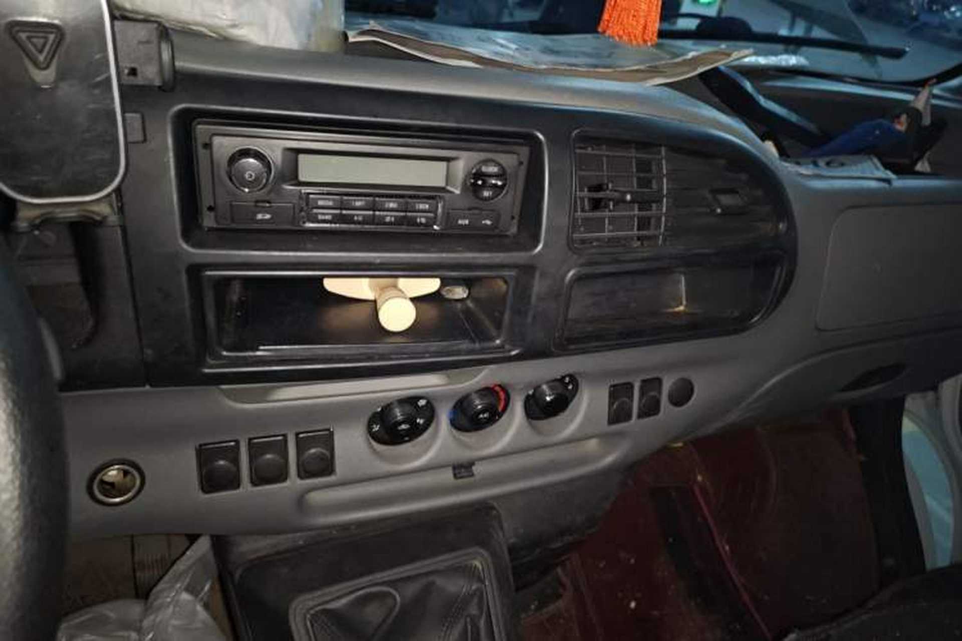 Used JMC Transit 2021 2.8T Space King Taurus Short Wheelbase Mid-Height 6-Seater Diesel Euro VI JX493 Audio And AC Panel