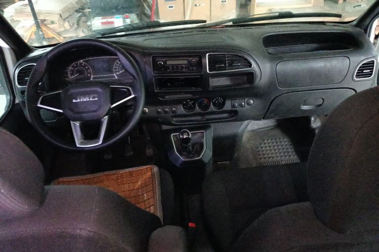 Used JMC Transit 2021 2.8T Space King Taurus Short Wheelbase Mid-Height 6-Seater Diesel Euro VI JX493 Center Console