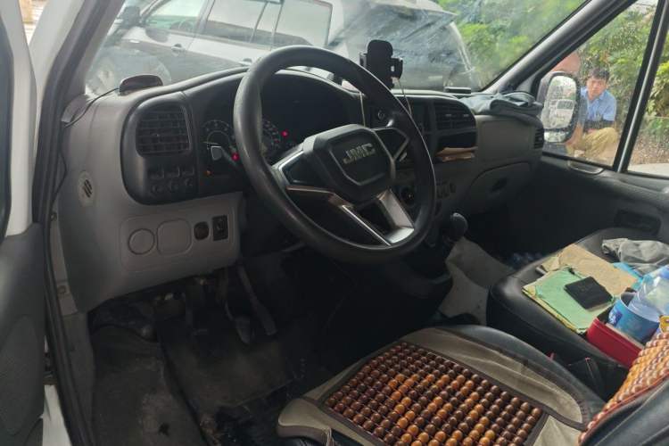 Used JMC Transit 2021 2.8T Space King Taurus Short Wheelbase Mid-Height 6-Seater Diesel Euro VI JX493 Center Console