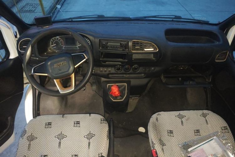 Used JMC Transit 2021 2.8T Space King Taurus Long Wheelbase Mid-Height Rear Single Tire – Step 6-Seater Diesel Euro VI JX493 Center Console
