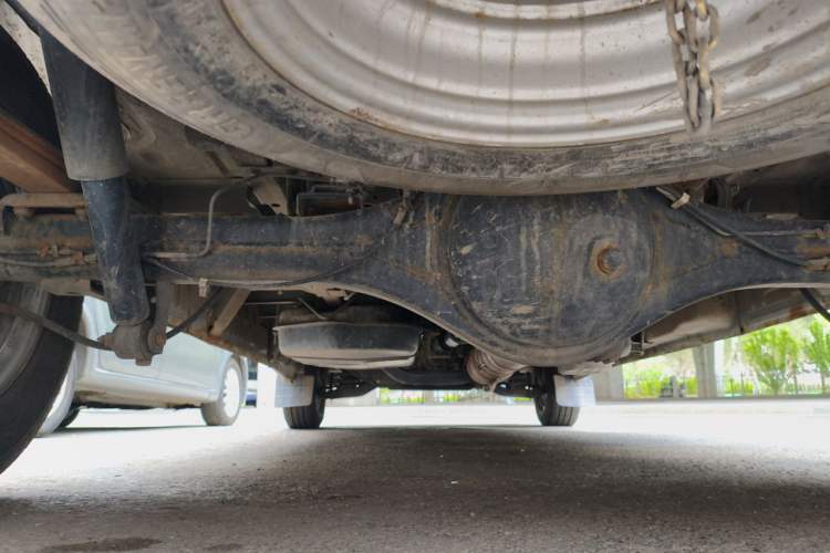 Used JMC Transit 2021 2.8T Space King Taurus Long Wheelbase Mid-Height Rear Single Tire – Step 6-Seater Diesel Euro VI JX493 Chassis Rear
