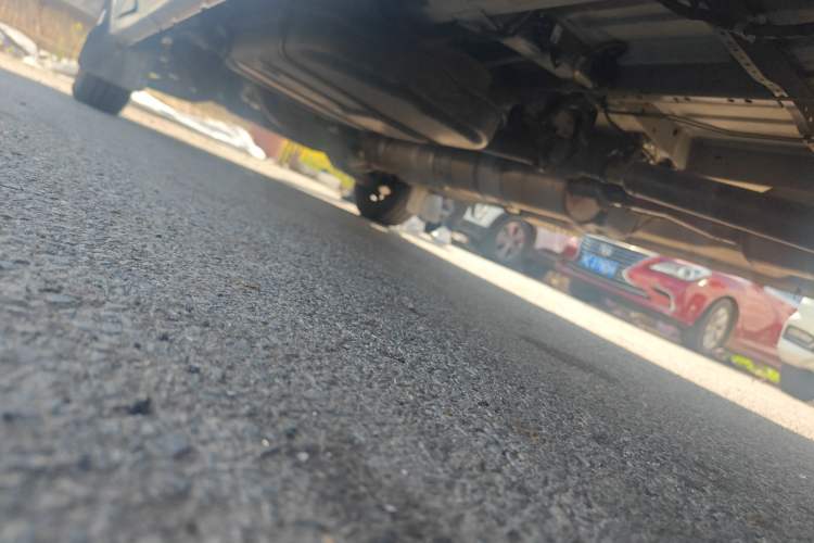 Used JMC Transit 2021 2.8T Space King Taurus Long Wheelbase Mid-Height Rear Single Tire – Step 6-Seater Diesel Euro VI JX493 Chassis Rear Left