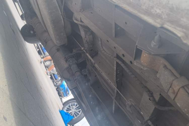 Used JMC Transit 2021 2.8T Space King Taurus Long Wheelbase Mid-Height Roof with Rear Dual Tires – Step 6-Seater Diesel Euro VI JX493 Chassis Rear Left
