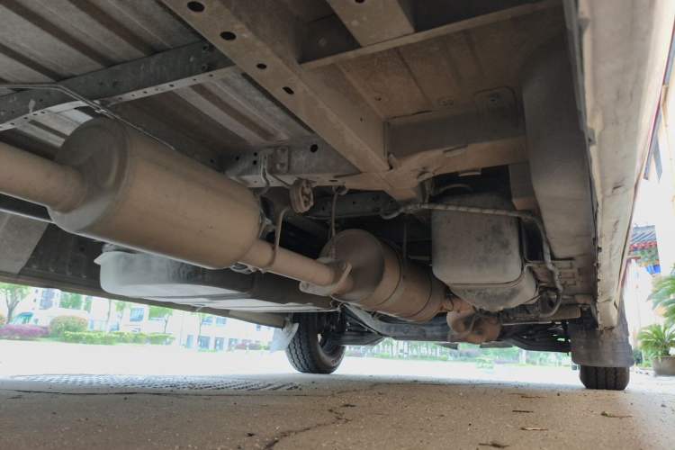 Used JMC Transit 2021 2.8T Space King Standard Version Long Wheelbase Mid-Height Roof Rear Single Tire – Step 6-Seater Diesel China VI Emission Standard JX493 Chassis Rear Right