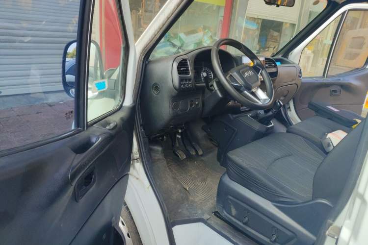 Used JMC Transit 2021 2.8T Space King Standard Version Short Wheelbase Mid-Height Roof 6-Seater Diesel Euro VI JX493 Driver Seat