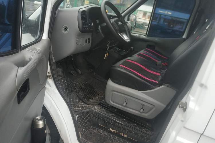 Used JMC Transit 2021 2.8T Space King Standard Version Short Wheelbase Mid-Height Roof 6-Seater Diesel Euro VI JX493 Driver Seat