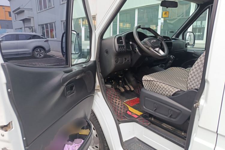 Used JMC Transit 2021 2.8T Space King Standard Version Short Wheelbase Mid-Height Roof 6-Seater Diesel Euro VI JX493 Driver Seat