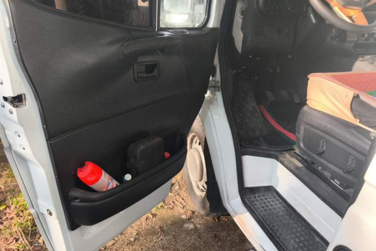 Used JMC Transit 2021 2.8T Space King Taurus Long Wheelbase Mid-Height Roof Rear Single Tire 3-Seater Diesel China VI Emission Standard JX493 Driver Seat
