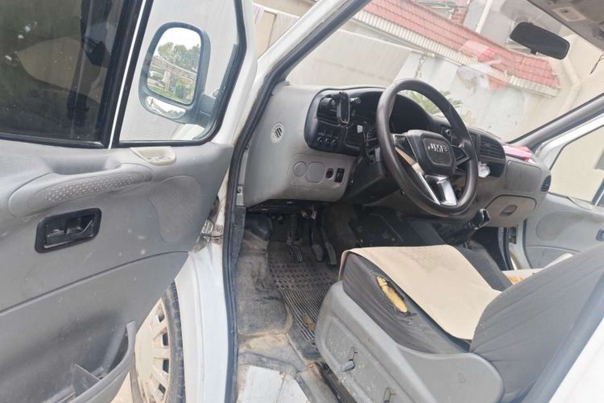 Used JMC Transit 2021 2.8T Space King Standard Version Long Wheelbase Mid-Height Roof Rear Single Tire – Step 6-Seater Diesel China VI Emission Standard JX493 Driver Seat