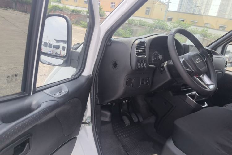 Used JMC Transit 2021 2.8T Space King Standard Version Short Wheelbase Mid-Height Roof 3-Seater Diesel Euro VI JX493 Driver Seat