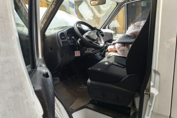 Used JMC Transit 2021 2.8T Space King Taurus Short Wheelbase Mid-Height 6-Seater Diesel Euro VI JX493 Driver Seat