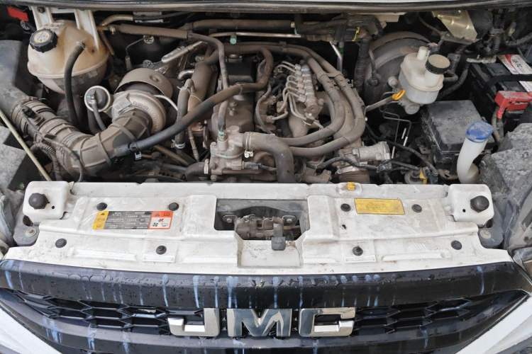 Used JMC Transit 2021 2.8T Space King Standard Version Short Wheelbase Mid-Height Roof 6-Seater Diesel Euro VI JX493 Engine Bay