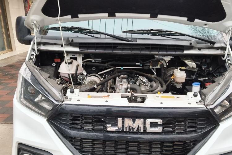 Used JMC Transit 2021 2.8T Space King Taurus Short Wheelbase Mid-Height 6-Seater Diesel Euro VI JX493 Engine Bay