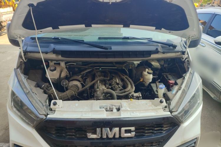 Used JMC Transit 2021 2.8T Space King Standard Version Short Wheelbase Mid-Height Roof 6-Seater Diesel Euro VI JX493 Engine Bay