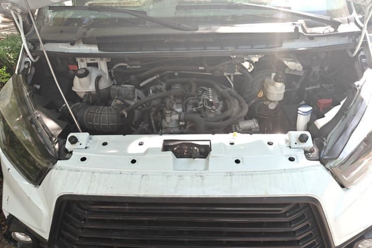 Used JMC Transit 2021 2.8T Space King Taurus Short Wheelbase Mid-Height 3-Seater Diesel Euro VI JX493 Engine Bay