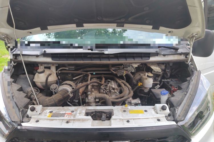 Used JMC Transit 2021 2.8T Space King Standard Version Short Wheelbase Mid-Height Roof 6-Seater Diesel Euro VI JX493 Engine Bay