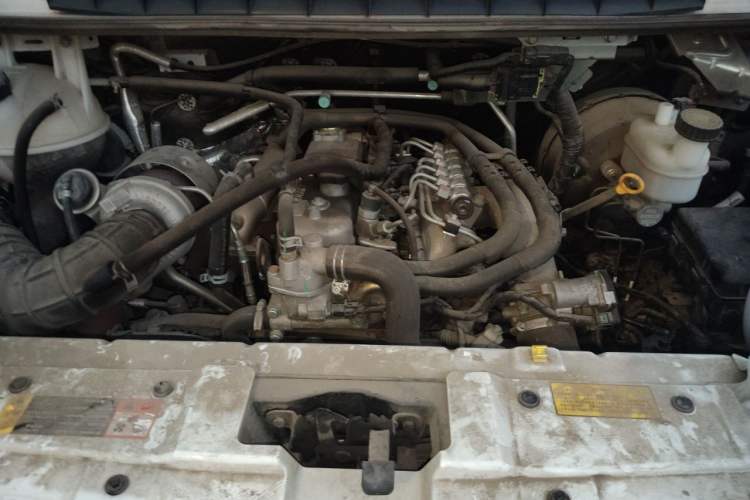 Used JMC Transit 2021 2.8T Space King Taurus Short Wheelbase Mid-Height 6-Seater Diesel Euro VI JX493 Engine Bay