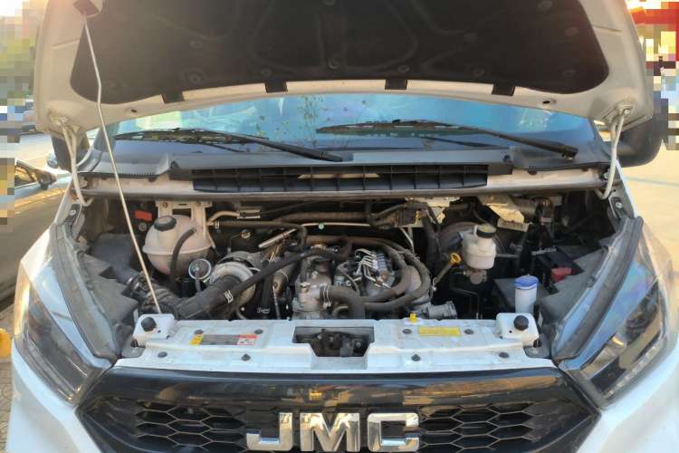 Used JMC Transit 2021 2.8T Space King Standard Version Short Wheelbase Mid-Height Roof 6-Seater Diesel Euro VI JX493 Engine Bay