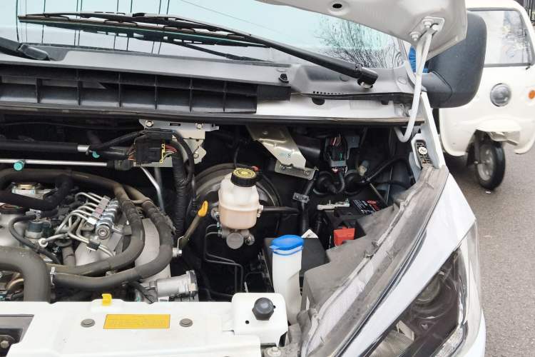 Used JMC Transit 2021 2.8T Space King Taurus Short Wheelbase Mid-Height 6-Seater Diesel Euro VI JX493 Engine Bay Left