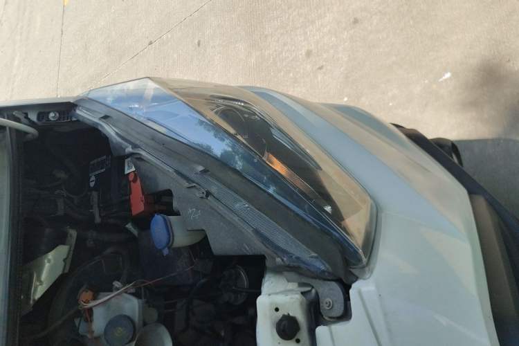 Used JMC Transit  Engine Bay Left
