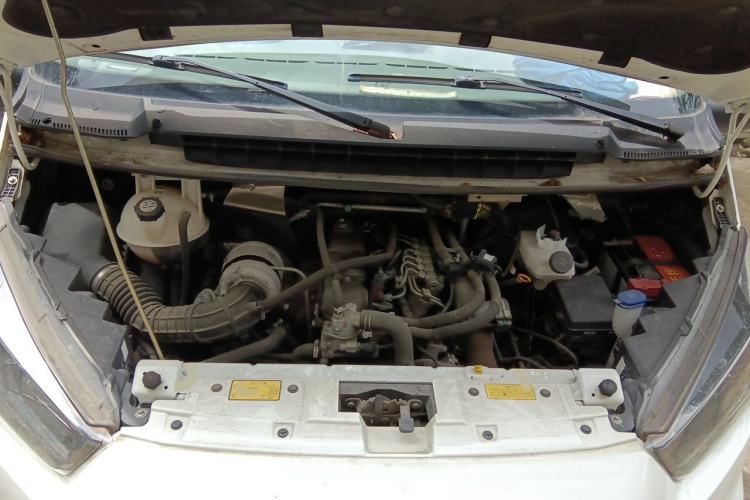 Used JMC Transit 2021 2.8T Space King Taurus Short Wheelbase Mid-Height 6-Seater Diesel Euro VI JX493 Engine Bay