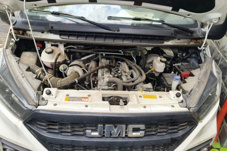 Used JMC Transit 2021 2.8T Space King Taurus Short Wheelbase Mid-Height 6-Seater Diesel Euro VI JX493 Engine Bay