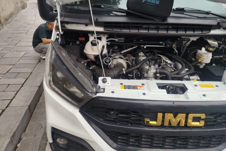 Used JMC Transit 2021 2.8T Space King Standard Version Short Wheelbase Mid-Height Roof 3-Seater Diesel Euro VI JX493 Engine Bay Right
