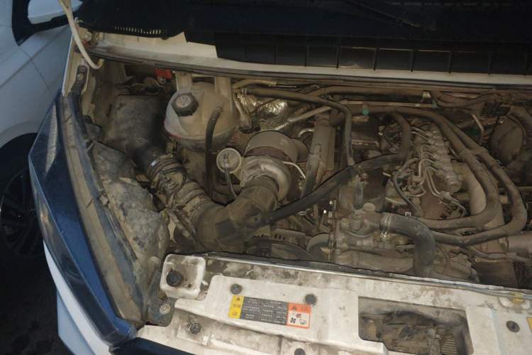 Used JMC Transit 2021 2.8T Space King Taurus Short Wheelbase Mid-Height 3-Seater Diesel Euro VI JX493 Engine Bay Right