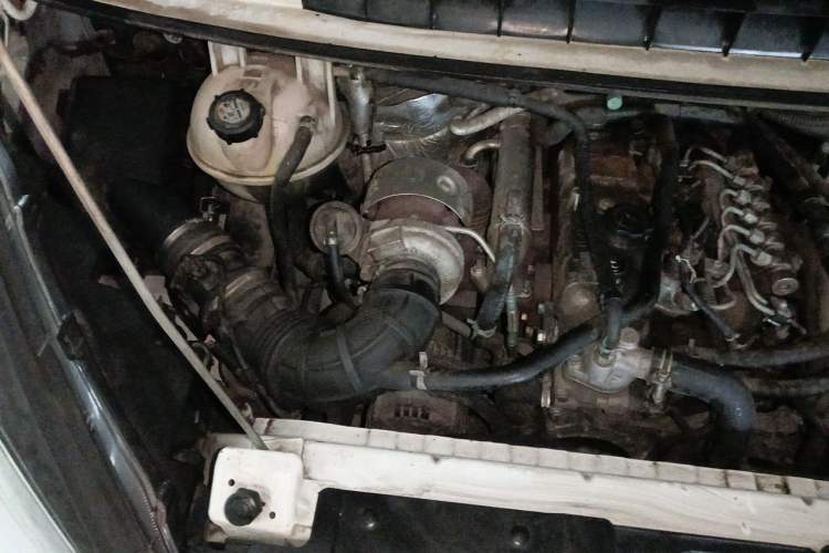 Used JMC Transit 2021 2.8T Space King Taurus Short Wheelbase Mid-Height 6-Seater Diesel Euro VI JX493 Engine Bay Right
