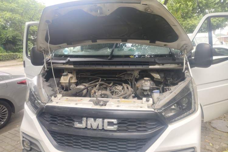 Used JMC Transit 2021 2.8T Space King Taurus Short Wheelbase Mid-Height 6-Seater Diesel Euro VI JX493 Engine Bay