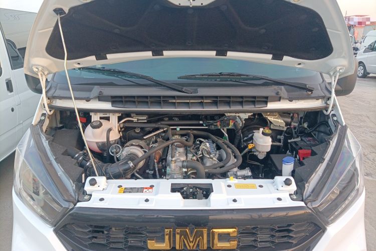 Used JMC Transit 2021 2.8T Space King Standard Version Short Wheelbase Mid-Height Roof 6-Seater Diesel Euro VI JX493 Engine Bay