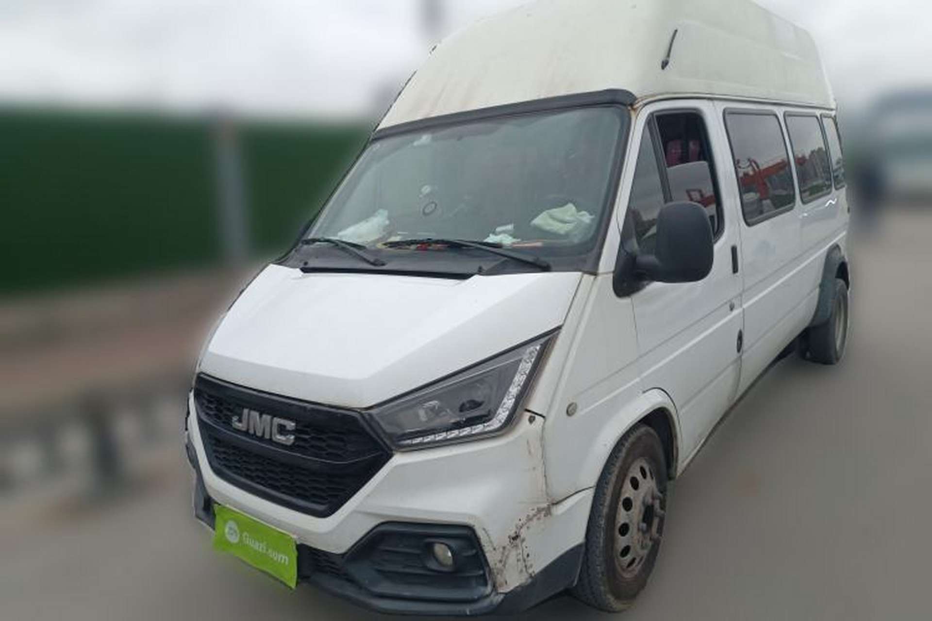 Used JMC Transit 2021 2.8T Space King Taurus Long Wheelbase Mid-Height Roof with Rear Dual Tires – Step 6-Seater Diesel Euro VI JX493 Front Left 45 Deg