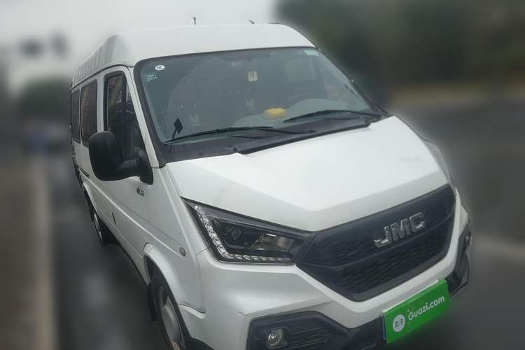 Used JMC Transit 2021 2.8T Space King Standard Version Short Wheelbase Mid-Height Roof 6-Seater Diesel Euro VI JX493 Front Right 45 Deg