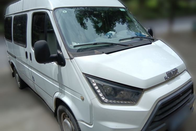 Used JMC Transit 2021 2.8T Space King Taurus Short Wheelbase Mid-Height 6-Seater Diesel Euro VI JX493 Front Right 45 Deg