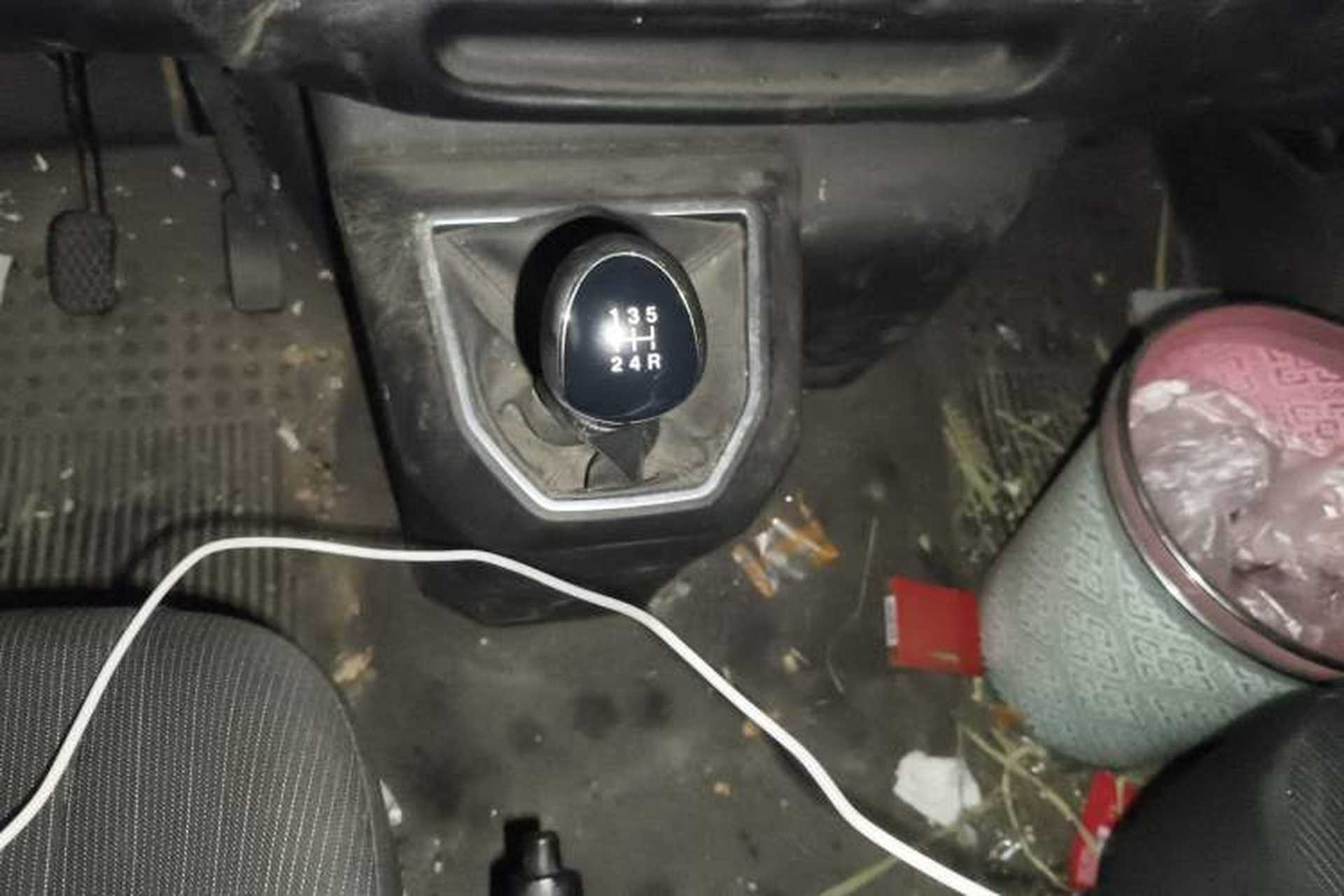 Used JMC Transit 2021 2.8T Space King Standard Version Long Wheelbase Mid-Height Roof Rear Dual Tires – Step 6-Seater Diesel China VI Emission Standard JX493 Gear Lever
