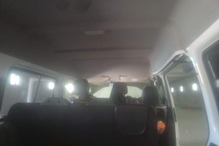 Used JMC Transit 2021 2.8T Space King Standard Version Short Wheelbase Mid-Height Roof 6-Seater Diesel Euro VI JX493 Headliner