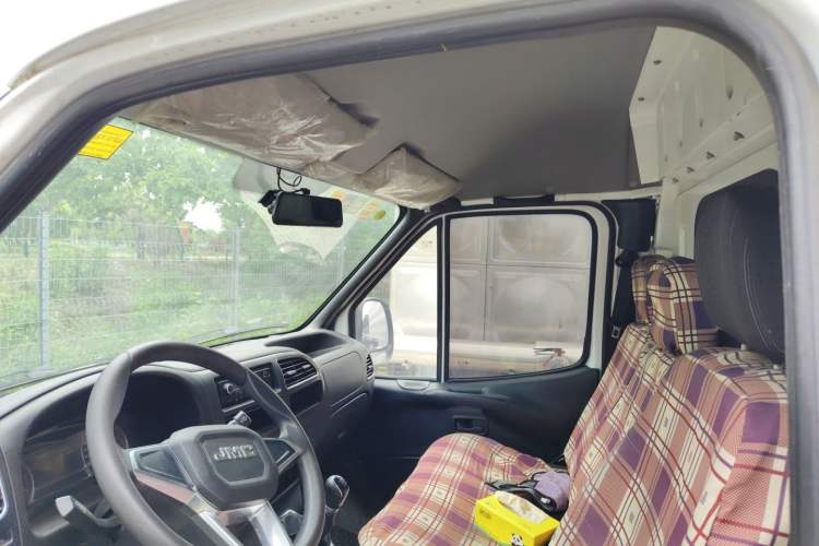 Used JMC Transit 2021 2.8T Space King Standard Version Short Wheelbase Mid-Height Roof 3-Seater Diesel Euro VI JX493 Headliner