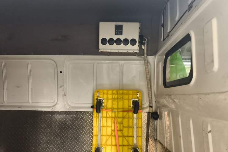 Used JMC Transit 2021 2.8T Space King Taurus Long Wheelbase Mid-Height Roof Rear Single Tire 3-Seater Diesel China VI Emission Standard JX493 Headliner