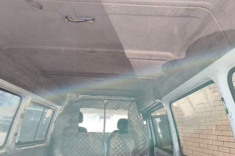 Used JMC Transit 2021 2.8T Space King Standard Version Long Wheelbase Mid-Height Roof Rear Single Tire – Step 6-Seater Diesel China VI Emission Standard JX493 Headliner