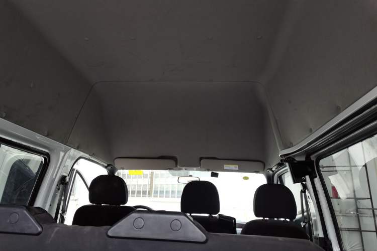 Used JMC Transit 2021 2.8T Space King Standard Version Short Wheelbase Mid-Height Roof 6-Seater Diesel Euro VI JX493 Headliner