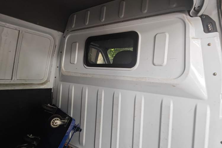 Used JMC Transit 2021 2.8T Space King Taurus Short Wheelbase Mid-Height 3-Seater Diesel Euro VI JX493 Headliner