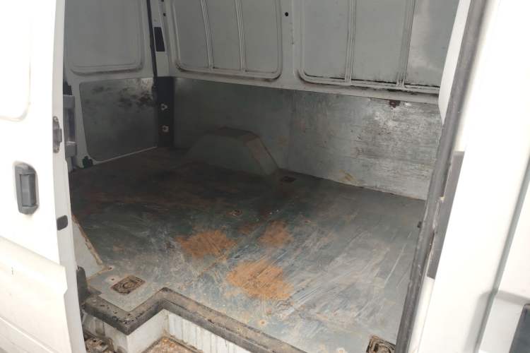Used JMC Transit 2021 2.8T Space King Taurus Short Wheelbase Mid-Height 3-Seater Diesel Euro VI JX493 Interior 2