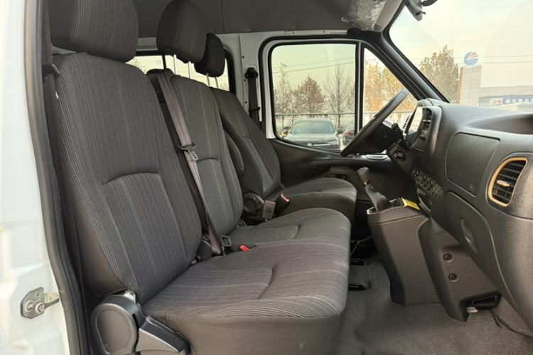 Used JMC Transit 2021 2.8T Space King Taurus Short Wheelbase Mid-Height 6-Seater Diesel Euro VI JX493 Interior 9
