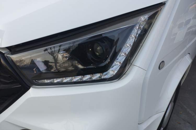 Used JMC Transit 2021 2.8T Space King Taurus Short Wheelbase Mid-Height 6-Seater Diesel Euro VI JX493 Left Front Headlight