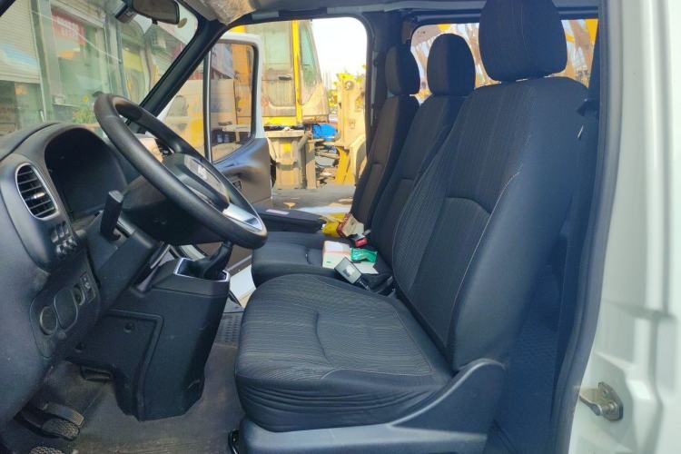 Used JMC Transit 2021 2.8T Space King Standard Version Short Wheelbase Mid-Height Roof 6-Seater Diesel Euro VI JX493 Left Front Seat